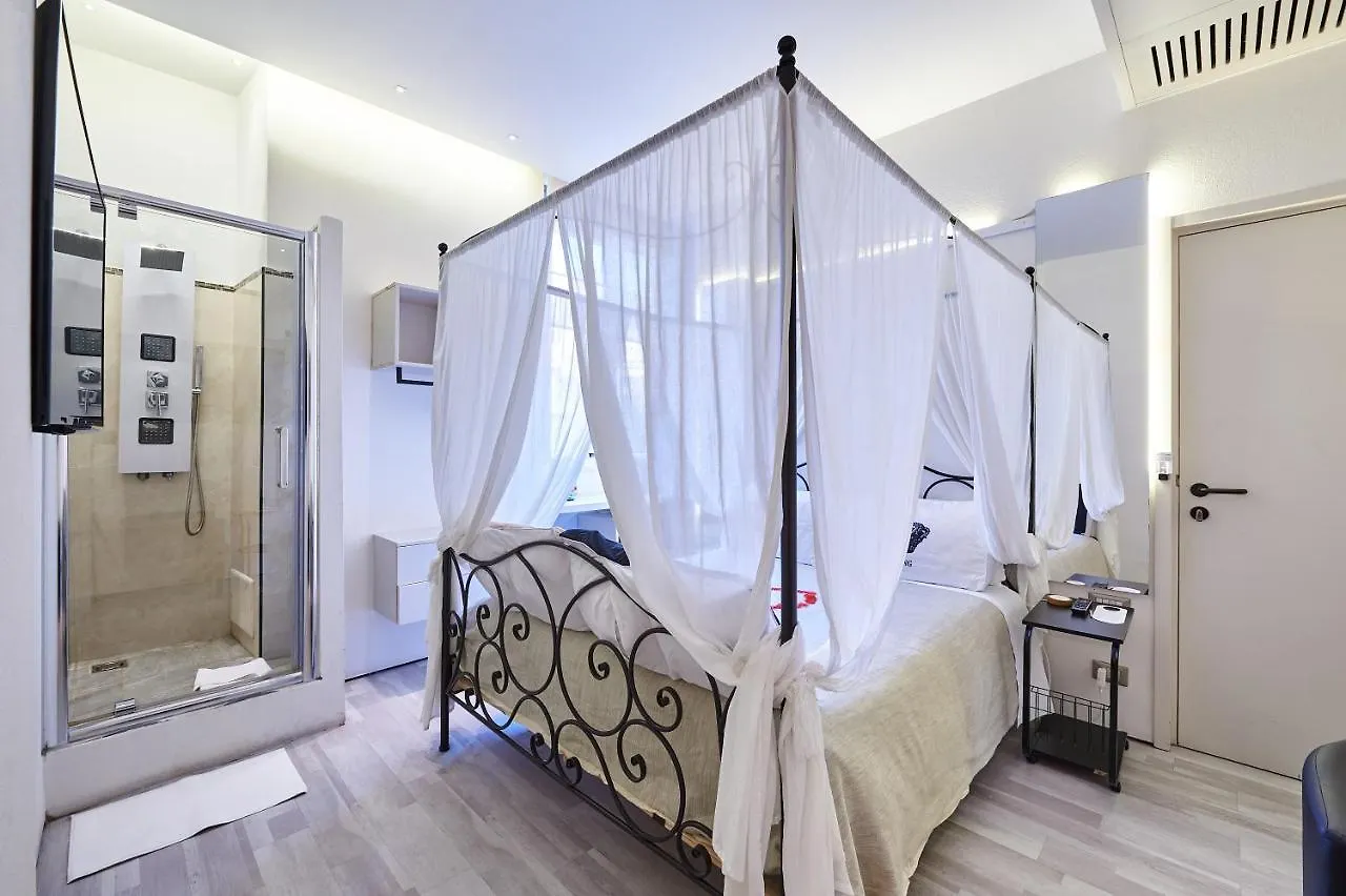 Room 230 Roma Luxury Suites 0*, روما