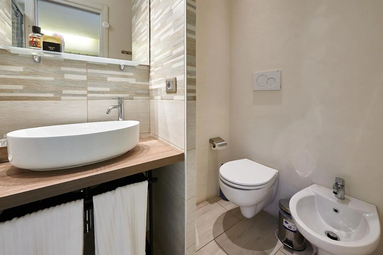 Room 230 Roma Luxury Suites 0*, روما إيطاليا